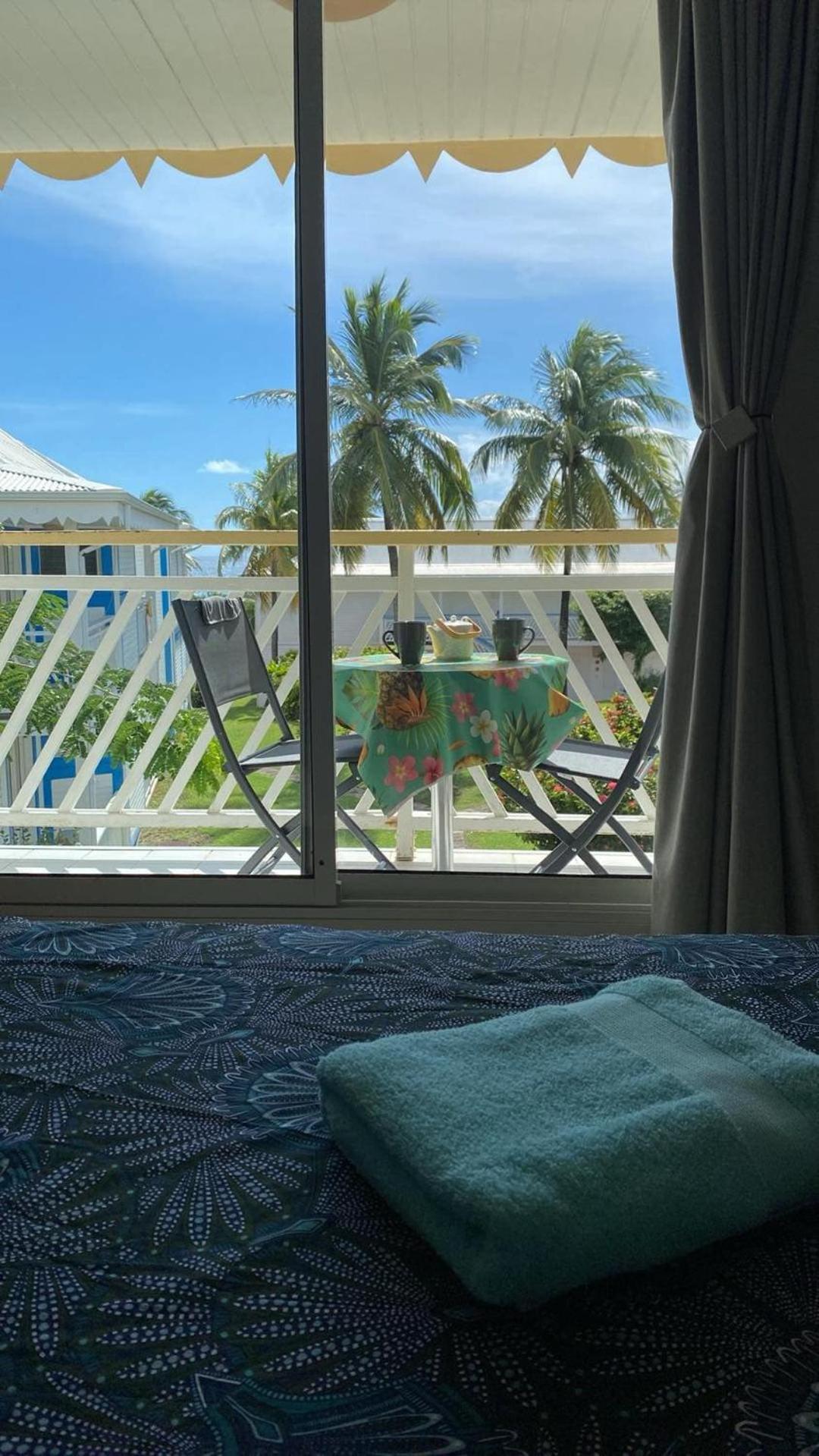 Studio Bord De Mer Avec Piscine - Le Manganao, Saint-Francois Ngoại thất bức ảnh