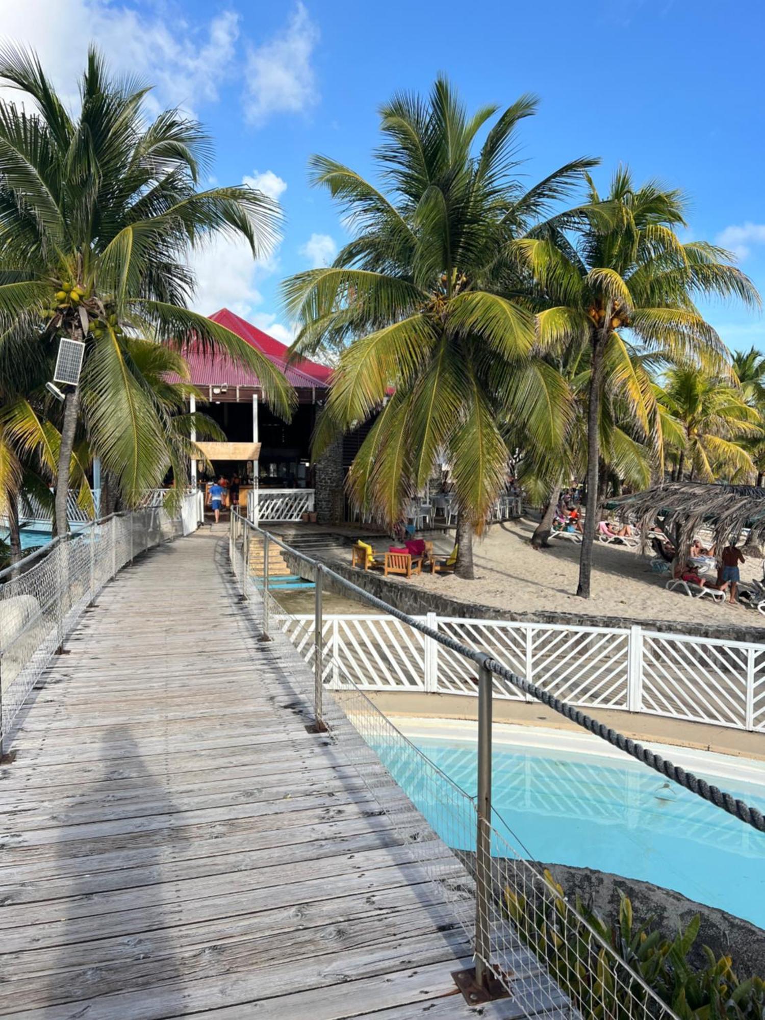 Studio Bord De Mer Avec Piscine - Le Manganao, Saint-Francois Ngoại thất bức ảnh
